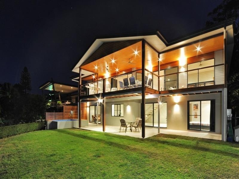 10 Palm Drive, Cannonvale QLD 4802