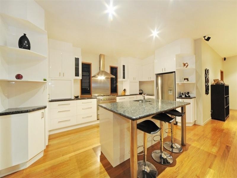 10 Palm Drive, Cannonvale QLD 4802