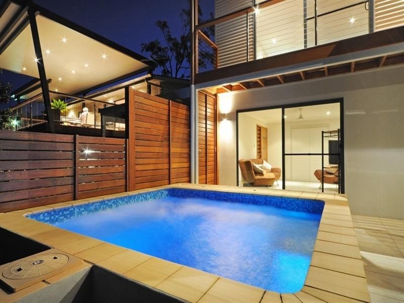 10 Palm Drive, Cannonvale QLD 4802