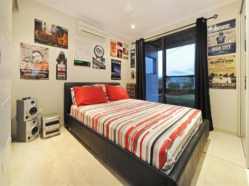 10 Palm Drive, Cannonvale QLD 4802