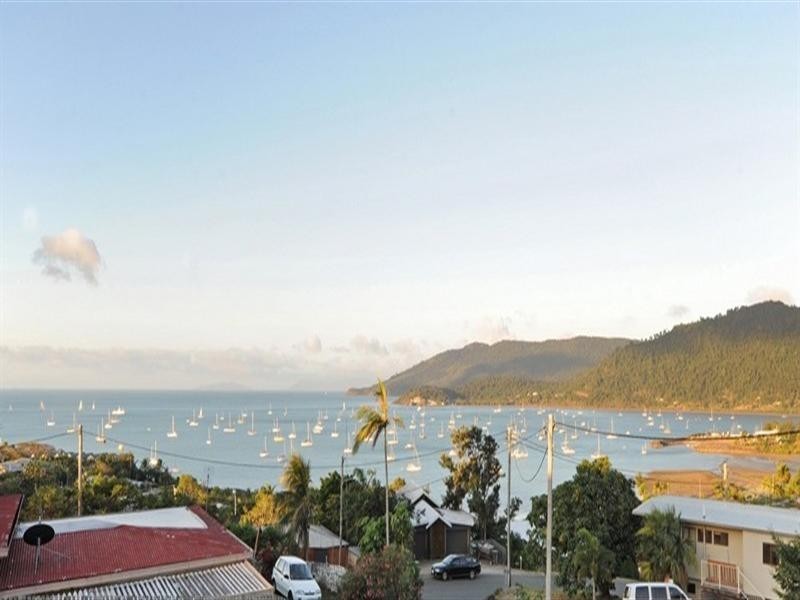6 Simmons Street, Airlie Beach QLD 4802