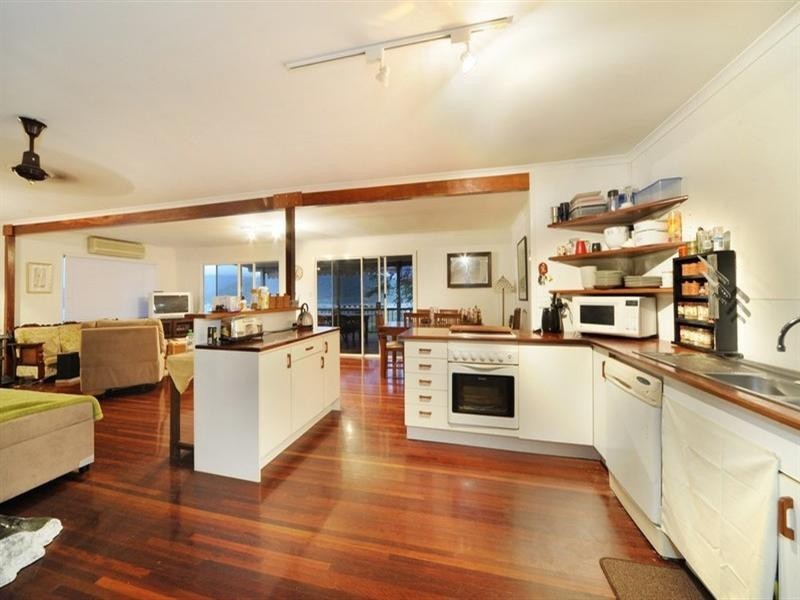 6 Simmons Street, Airlie Beach QLD 4802