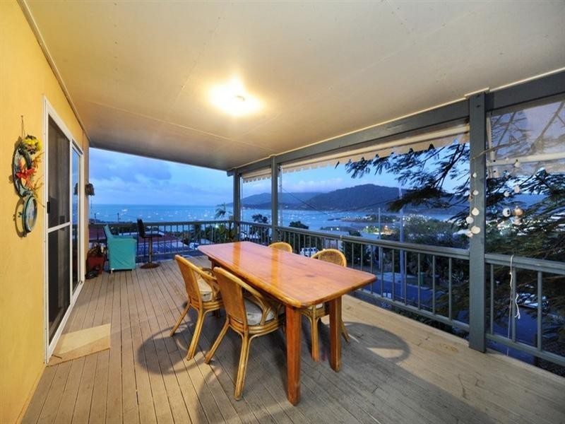 6 Simmons Street, Airlie Beach QLD 4802