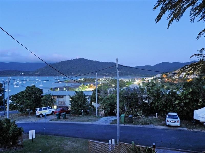 6 Simmons Street, Airlie Beach QLD 4802