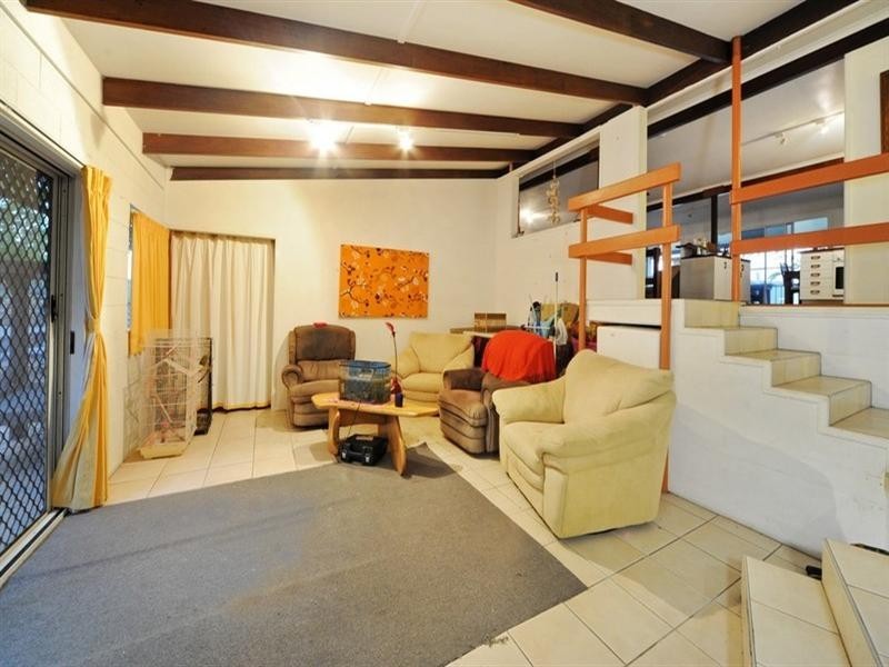 6 Simmons Street, Airlie Beach QLD 4802