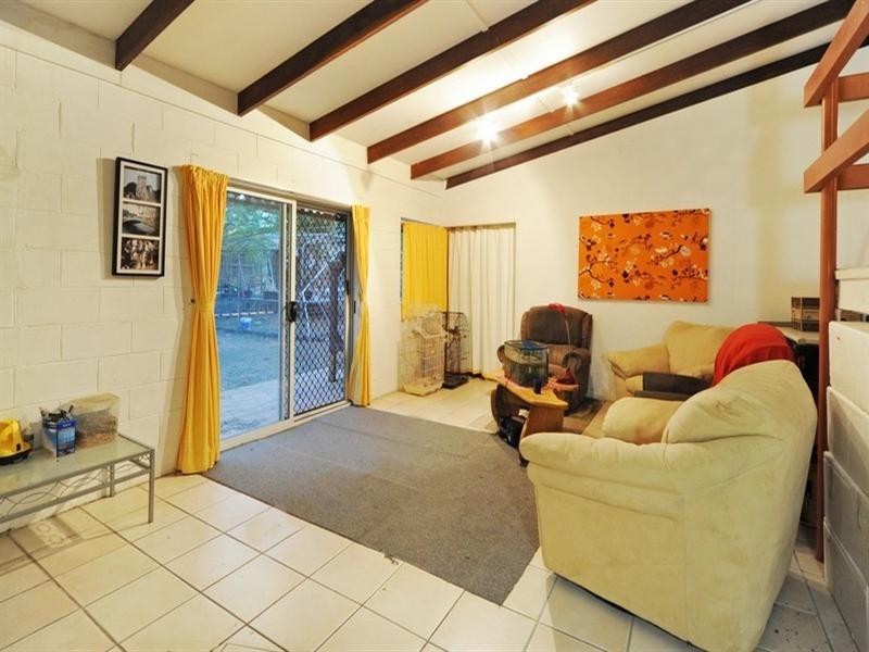 6 Simmons Street, Airlie Beach QLD 4802