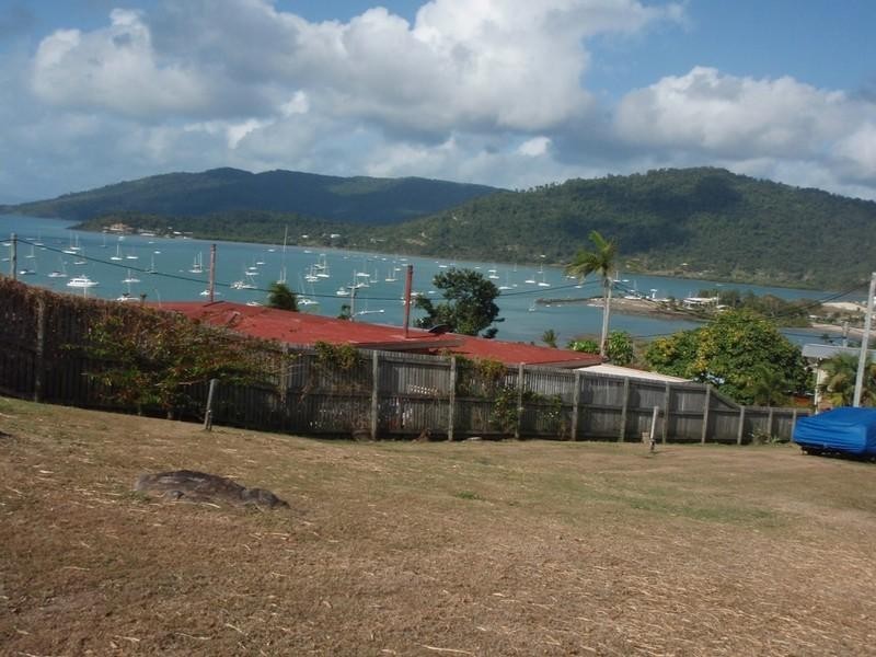 4 Simmons Street, Airlie Beach QLD 4802