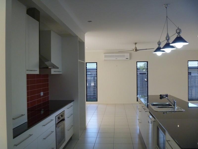 21 Armada Crescent, Jubilee Pocket QLD 4802