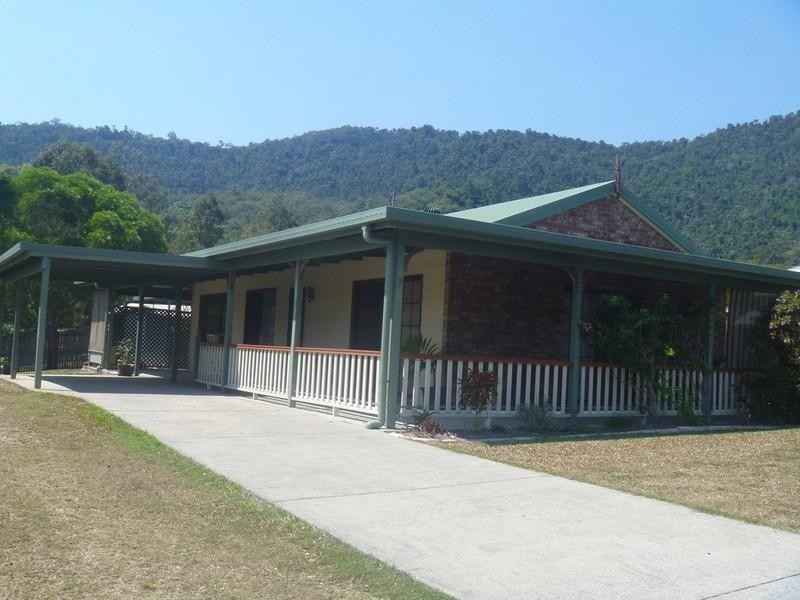 7 Solway Avenue, Cannonvale QLD 4802
