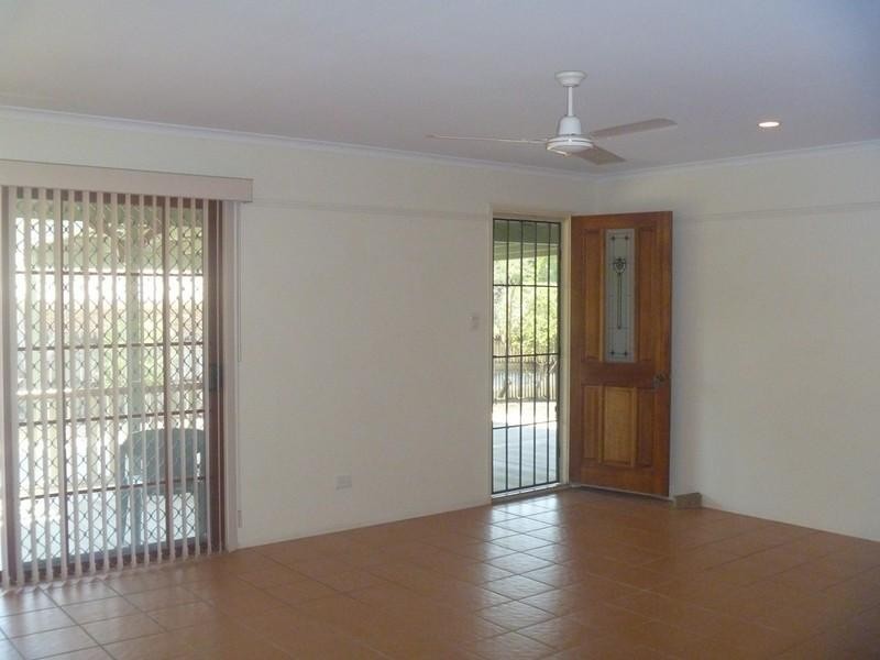 7 Solway Avenue, Cannonvale QLD 4802