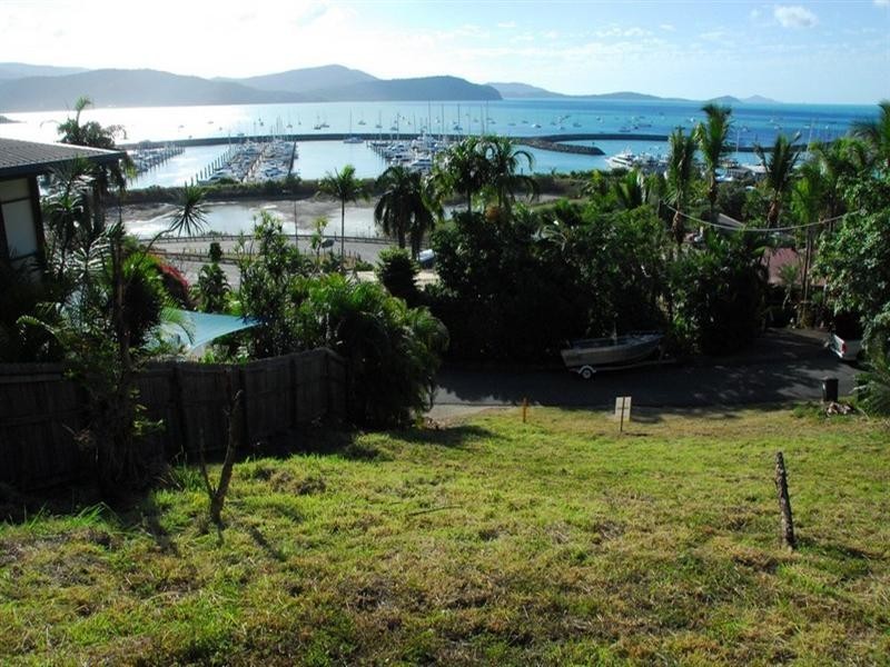 8 Airlie Crescent, Airlie Beach QLD 4802