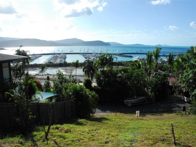 8 Airlie Crescent, Airlie Beach QLD 4802
