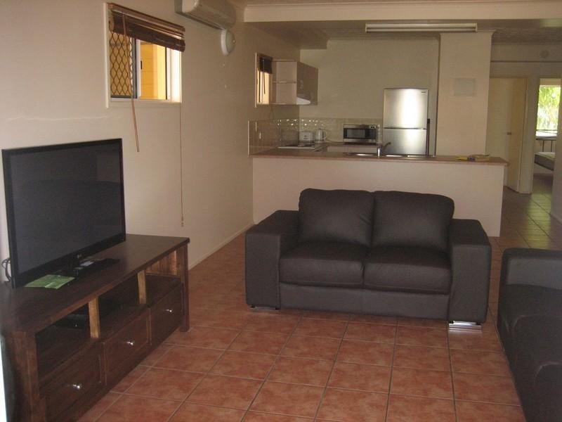 10/24 Island Drive, Cannonvale QLD 4802