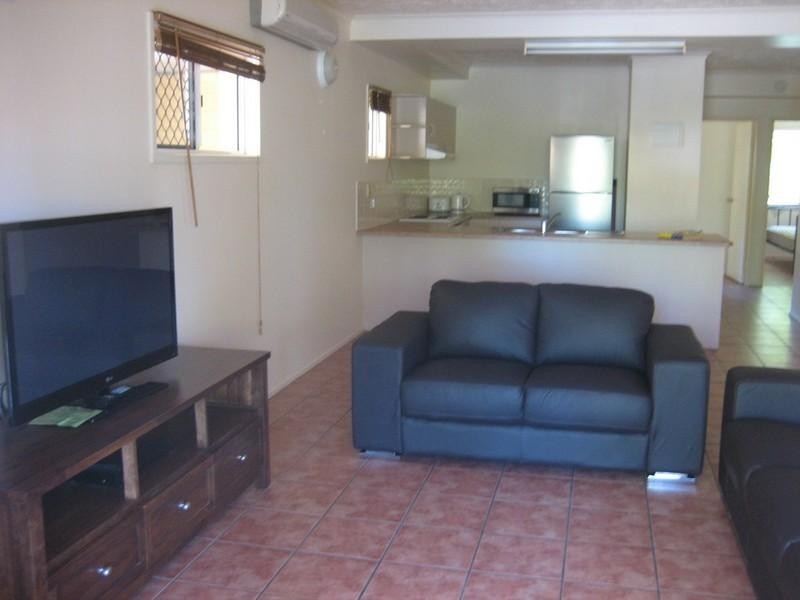 10/24 Island Drive, Cannonvale QLD 4802