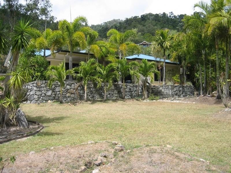67 Parkwood Terrace, Cannonvale QLD 4802