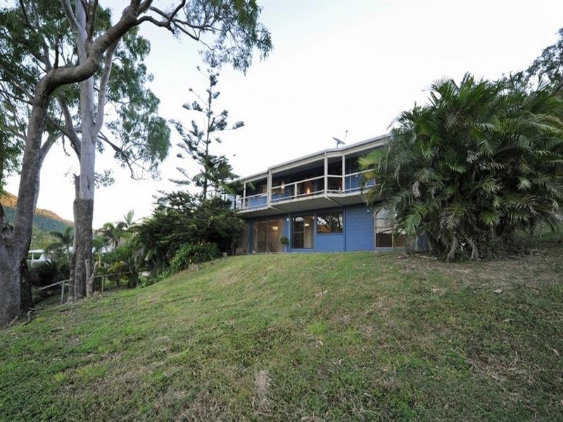 9 Stewart Drive, Cannonvale QLD 4802