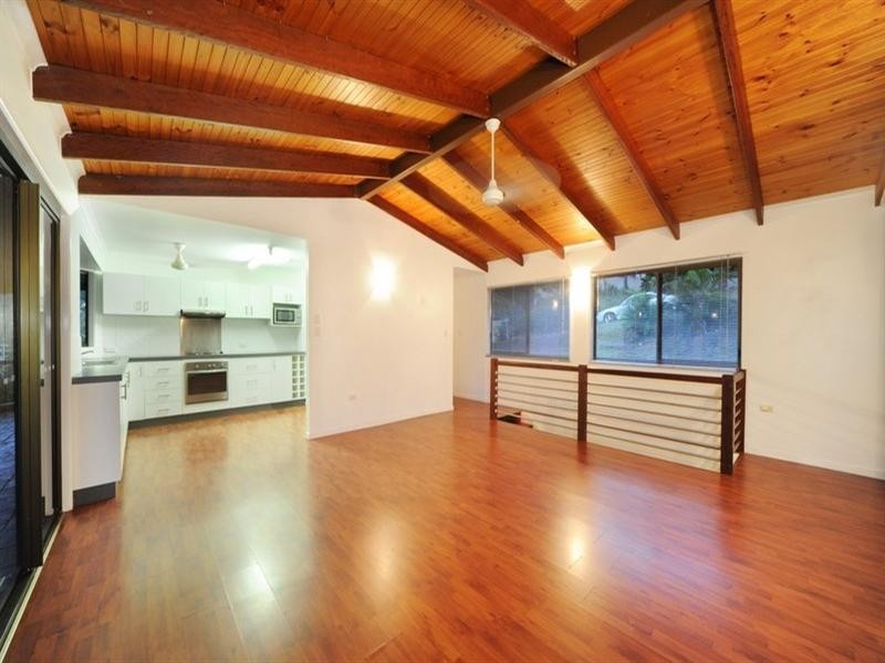 9 Stewart Drive, Cannonvale QLD 4802