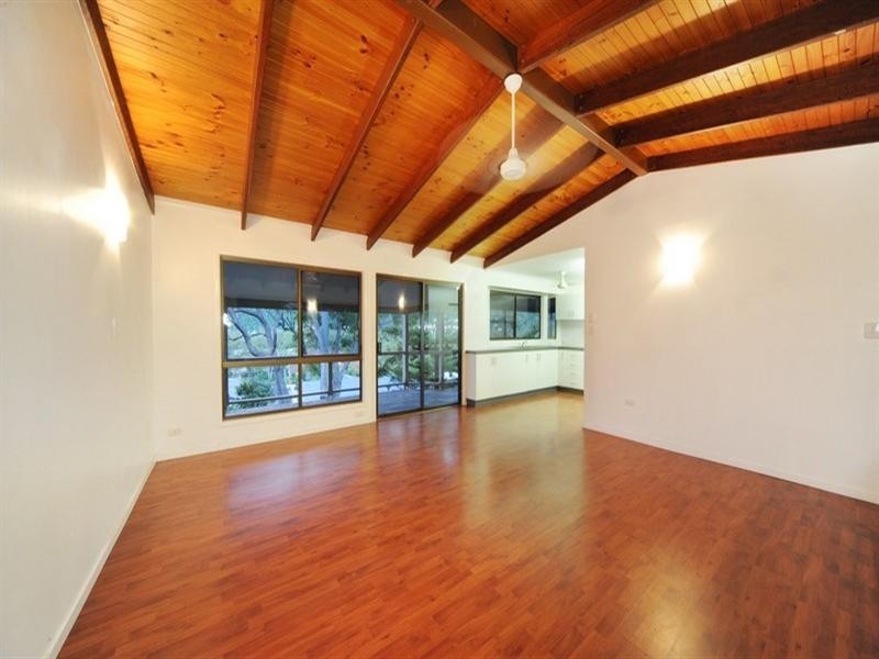 9 Stewart Drive, Cannonvale QLD 4802