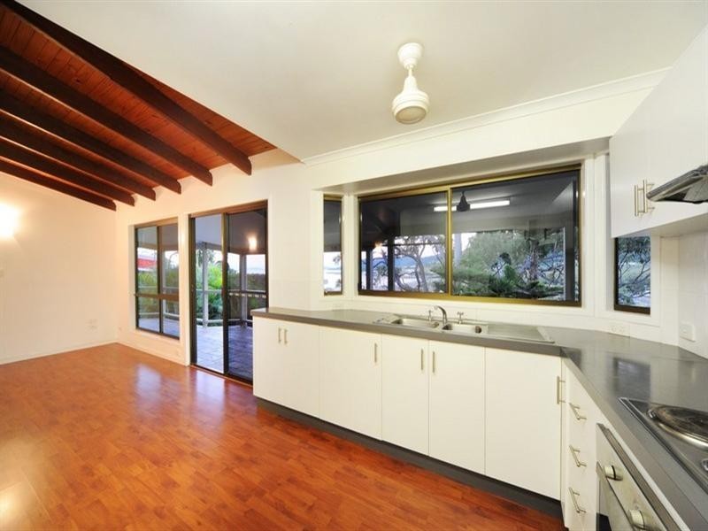 9 Stewart Drive, Cannonvale QLD 4802