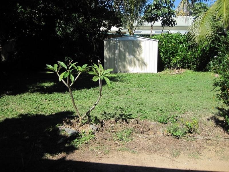 1 Grace Avenue, Cannonvale QLD 4802