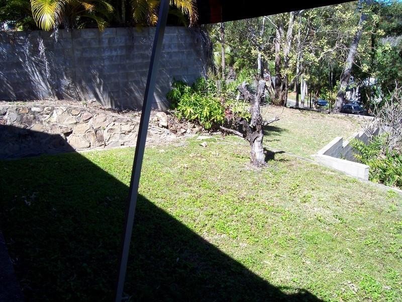 37 Manooka Drive, Cannonvale QLD 4802