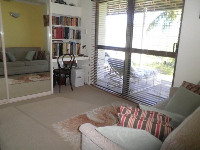 4 Harbour Avenue, Shute Harbour QLD 4802