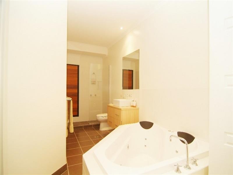 38 Eshelby Drive, Cannonvale QLD 4802