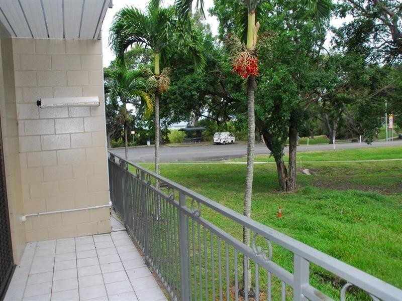 7/48 Coral Esplanade, Cannonvale QLD 4802