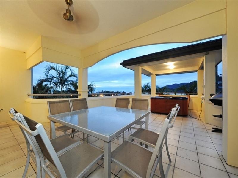 8/406 Shute Harbour Road, Airlie Beach QLD 4802