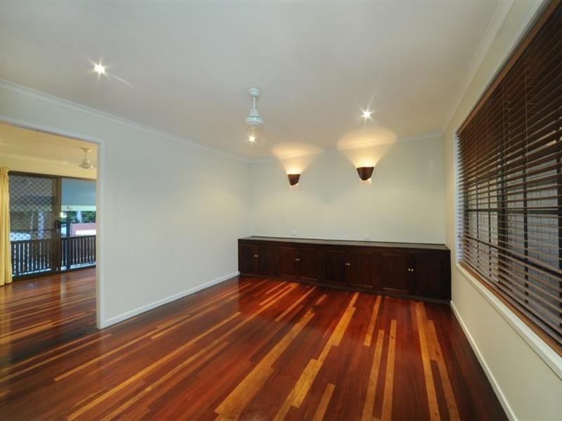 6 Picaninni Close, Cannonvale QLD 4802