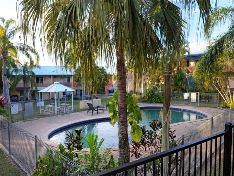 9/11 Island Drive, Cannonvale QLD 4802