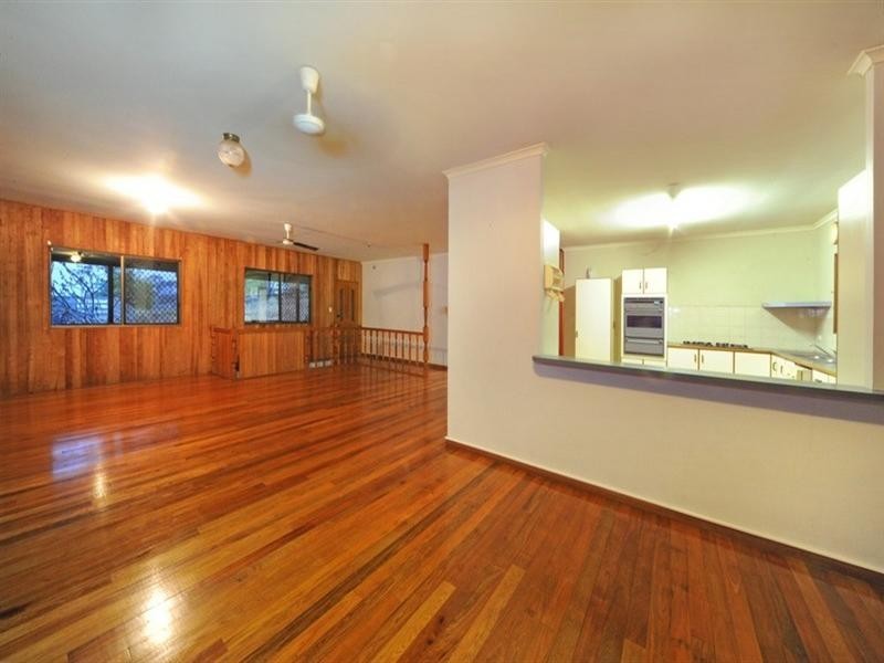 3 Banksia Court, Cannonvale QLD 4802