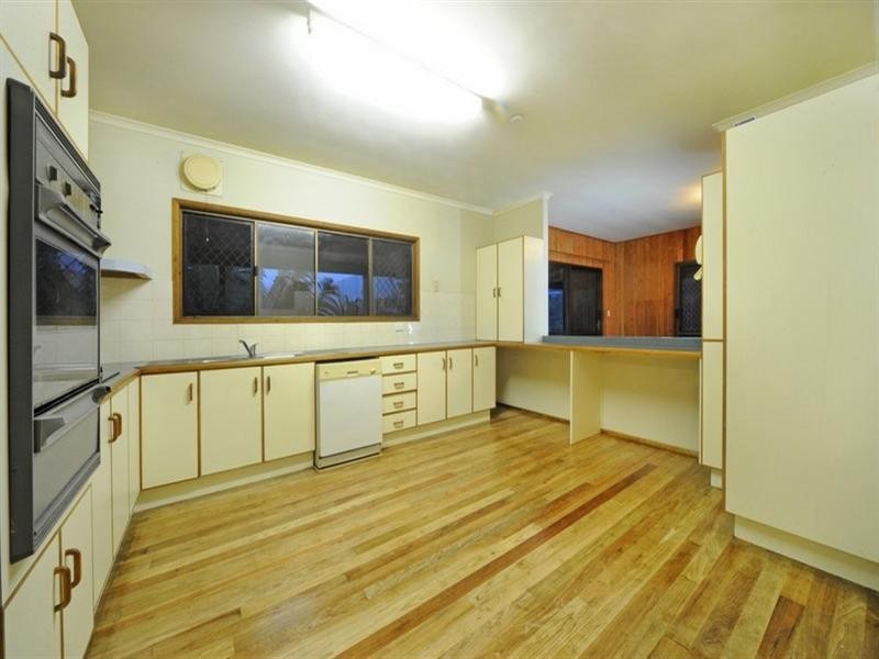 3 Banksia Court, Cannonvale QLD 4802