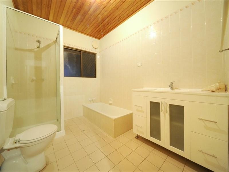 3 Banksia Court, Cannonvale QLD 4802
