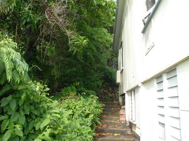 8 Coral Esplanade, Cannonvale QLD 4802