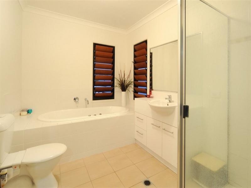 92 Abell Road, Cannonvale QLD 4802