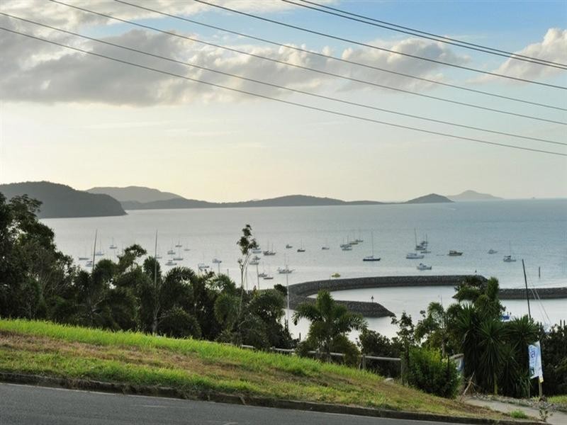 7 Kara Crescent, Airlie Beach QLD 4802