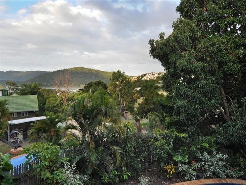 7 Kara Crescent, Airlie Beach QLD 4802