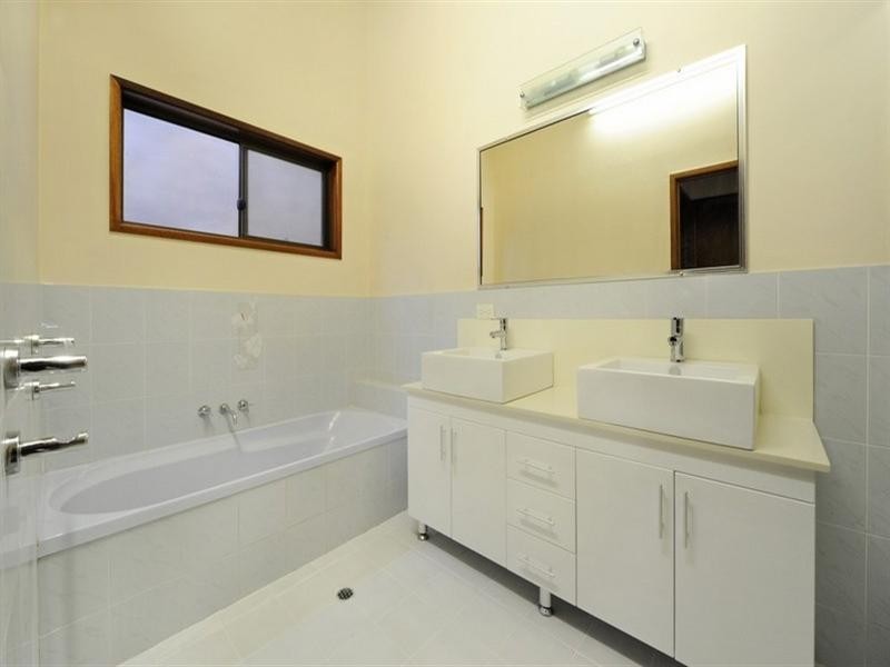 7 Kara Crescent, Airlie Beach QLD 4802