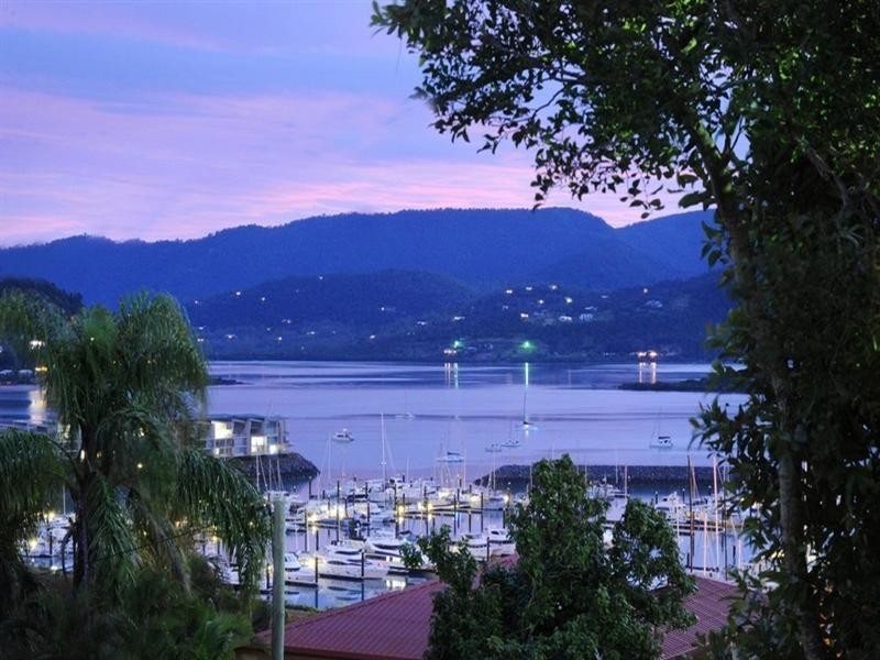 30 Airlie Crescent, Airlie Beach QLD 4802