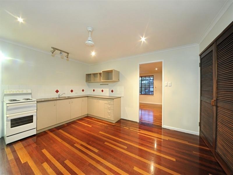 6 Picaninni Close, Cannonvale QLD 4802