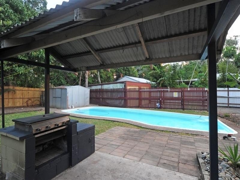 6 Picaninni Close, Cannonvale QLD 4802