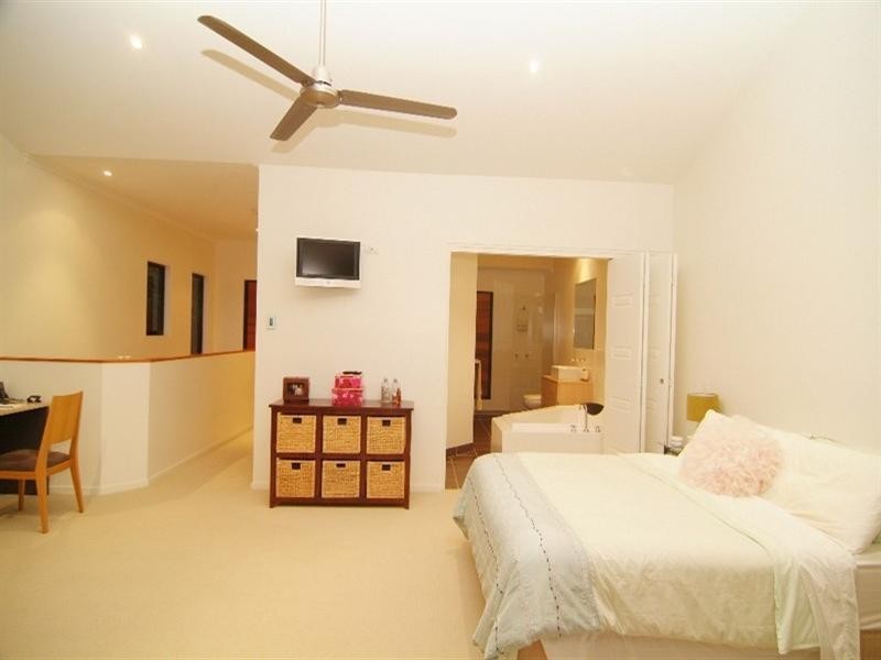 38 Eshelby Drive, Cannonvale QLD 4802