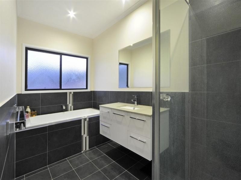 5 Scenic Ridge Drive, Cannonvale QLD 4802