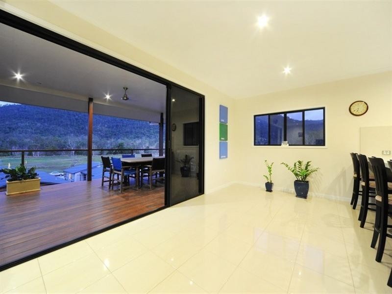 5 Scenic Ridge Drive, Cannonvale QLD 4802