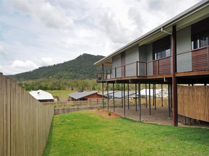 5 Scenic Ridge Drive, Cannonvale QLD 4802