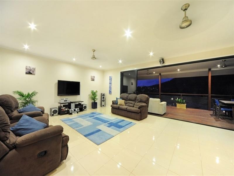 5 Scenic Ridge Drive, Cannonvale QLD 4802