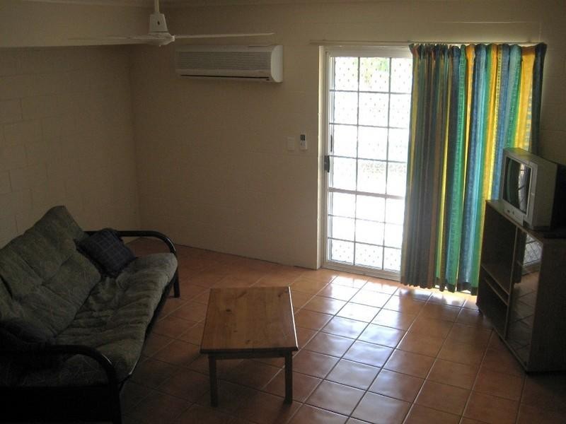 7/11 Island Drive, Cannonvale QLD 4802