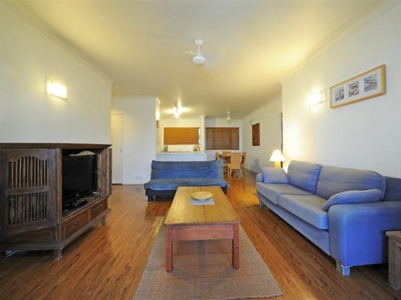 13/2 Eshelby Drive, Cannonvale QLD 4802