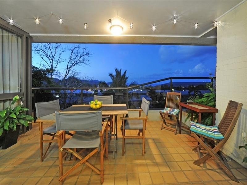 13/2 Eshelby Drive, Cannonvale QLD 4802